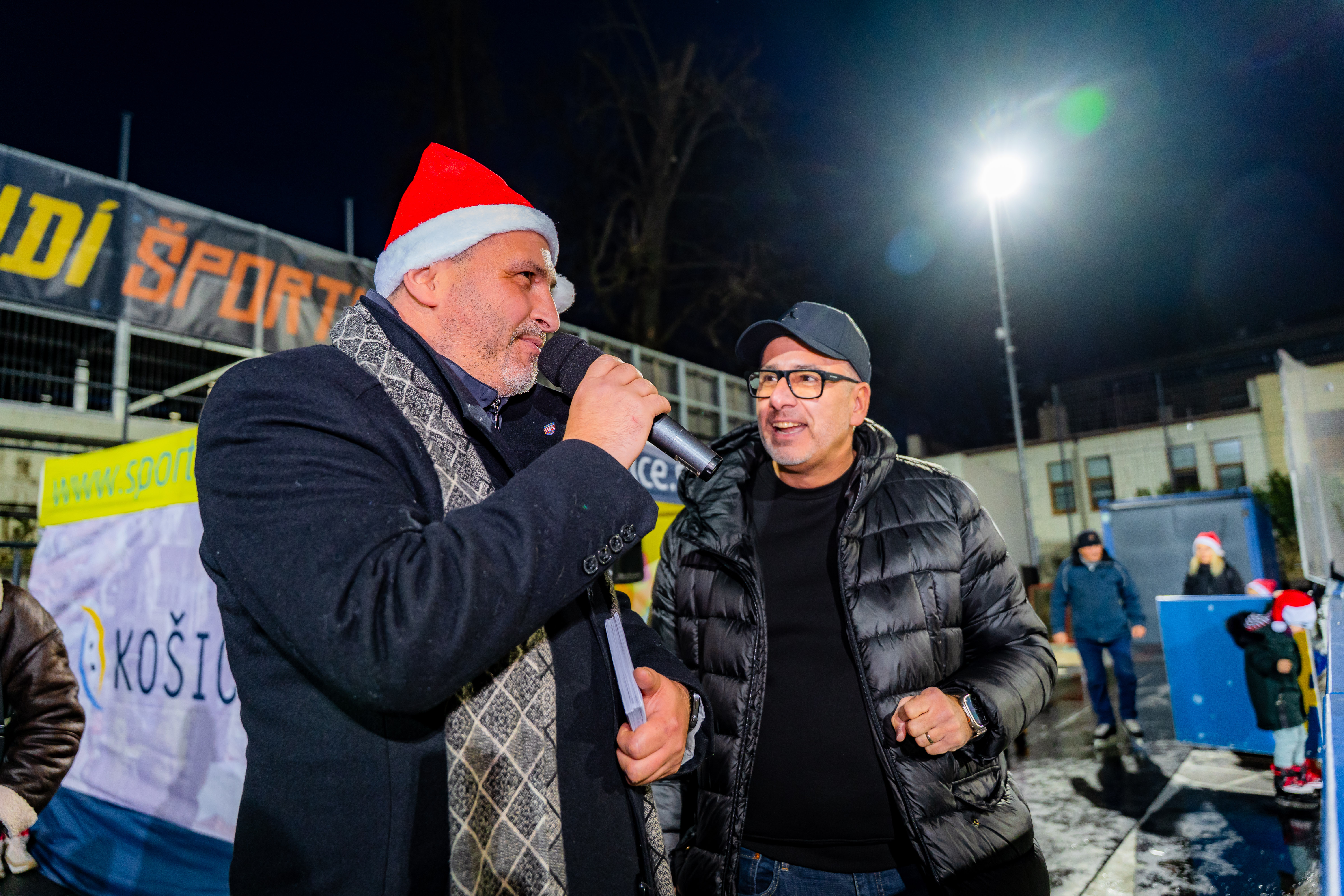 Otvorenie ladovej plochy v Mestskom parku-6